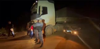 A Polícia Militar desarticula uma quadrilha e recupera uma carreta roubada