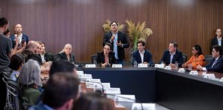 A primeira-dama de Mato Grosso destaca os avanços no combate à violência, com a criação de uma superintendência e uma coordenadoria dedicadas às mulheres