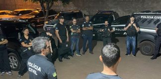 A Polícia Civil cumpre 13 ordens judiciais em uma operação contra um grupo criminoso especializado em furtar módulos de caminhão