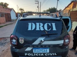 A Polícia Civil está realizando buscas contra suspeitos de produzir e divulgar informações falsas de autoridades públicas de Mato Grosso