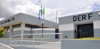 A Polícia Civil deteve em flagrante os autores de roubos cometidos tanto na cidade quanto no interior