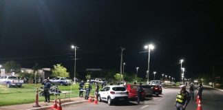 A blitz deflagra sete motoristas alcoolizados e remove 53 veículos em Várzea Grande