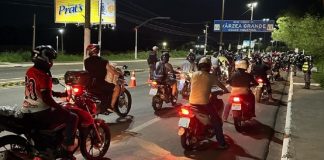 A Operação Lei Seca, que apreendeu 82 motocicletas, prendeu sete pessoas por dirigir sob a influência de bebidas alcoólicas