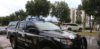 A Polícia Civil liberta uma mulher que foi sequestrada e mantida em um local privado em MT