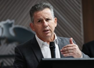 Mendes sustenta que a liberação de dois criminosos presos com 420 quilos de cocaína representa a entrega do país ao tráfico