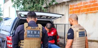 A polícia prendeu quatro estelionatários que aplicavam o golpe do “falso parente” em MT