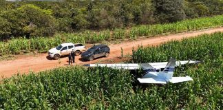 Aeronave com armas e mais de 600 munições cai em propriedade rural e envolvidos são presos