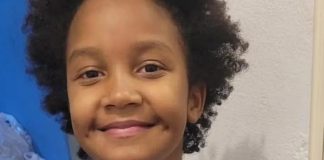 Pai de menina encontrada morta em lixeira acha diário que ‘previa’ morte