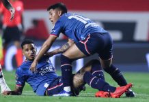 Um jogador de futebol morreu após desmaiar durante uma partida contra o São Paulo