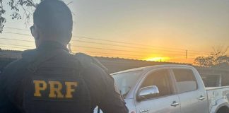 Dois homens são presos enquanto voltavam de serviço na BR-364