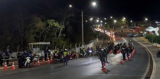 Mais de 50 motocicletas são retiradas durante blitz em Várzea Grande