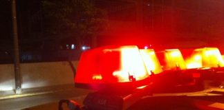 Uma mulher de 32 anos foi assassinada a facadas pelo companheiro dentro de casa em MT
