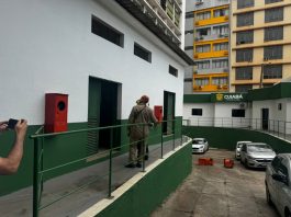 Bombeiros combatem incêndio em transformador no prédio da Prefeitura de Cuiabá e o expendiente é suspenso; veja imagens