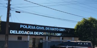 Um indivíduo foragido acusado de estupro de vulnerável e tráfico de drogas é detido após agredir sua própria mãe em MT