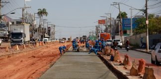 Mauro, insatisfeito com o andamento do BRT em Cuiabá, ameaça romper contrato com o consórcio