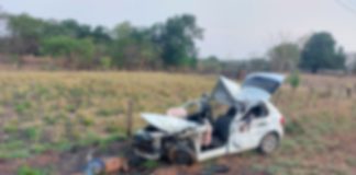 A rivalidade entre facções pode ter motivado o assassinato de dois após um acidente entre carros. O suspeito está sendo procurado