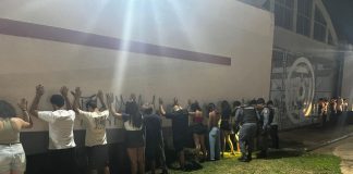 PM fechou festa regada a álcool e drogas com adolescentes na Universidade Federal do Mato Grosso; confira vídeo