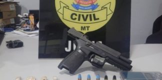 Dupla foi presa por executar um homem que teve o corpo desovado na rua; um menor foi apreendido
