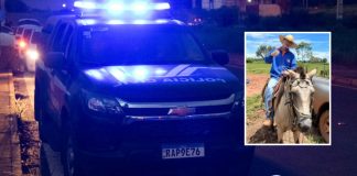O cadáver de um homem foi encontrado com golpes de faca durante visita de um amigo