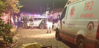 A Polícia Civil está à procura do indivíduo que matou o irmão a golpes de faca na véspera de Natal em MT
