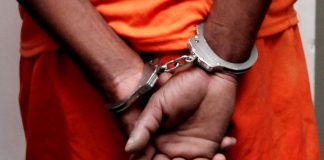 Um jovem é preso por desacato depois de postar ofensas contra policiais em rede social