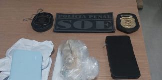 A ação integrada em um presídio apreendeu celulares, carregadores e até martelo “artesanal” com líder de facção em MT