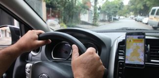 O motorista de aplicativo fica ferido ao reagir a um assalto durante a corrida; o assaltante é capturado