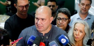 Abilio veta merenda a educadores, prioridade a mulheres que foram vítimas de agressão e “Calçada da Fama”