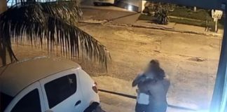 Policial militar agride e puxa jovem após desavença sobre dano em veículo; assista ao vídeo