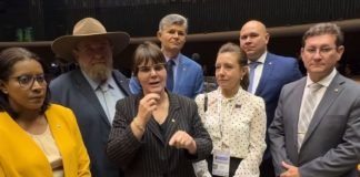 A bancada do Congresso apoia Flávia Moretti, menciona boicote na crise hídrica e solicita compreensão; assista ao vídeo