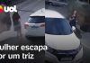 Uma mulher consegue evitar um acidente de carro enquanto um veículo ao seu lado acaba capotando em Santa Catarina