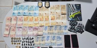 Suspeita de Tráfico Tenta Fugir, Mas é Capturada com Cocaína, Crack e Dinheiro Vivo