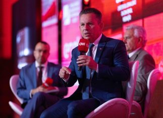 “Em 7 anos de gestão, vamos entregar mais asfalto do que há em 20 estados”, afirma Mauro Mendes