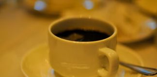 Mulher se sentiu mal depois que o marido lhe ofereceu um café envenenado; o suspeito conseguiu escapar