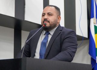 Vereador Jeferson Siqueira Assume Responsabilidade por Homenagem a Criminoso e Justifica Emprego de Filho de Faccionado