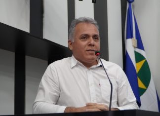 Prefeito Considera Destruição da Sede da Secretaria de Obras Devido às Condições Insalubres, Diz Reginaldo: “Precisamos Passar um Trator