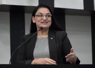 Vereadora Samantha Iris anuncia voto favorável à proibição de verba pública no Carnaval, contrariando parecer técnico da CCJR