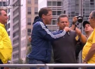 “Pela nação e pela liberdade, eu apoio a anistia”, afirma Mendes em um breve pronunciamento em uma manifestação na Avenida Paulista
