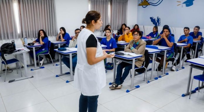 Governo de Mato Grosso propõe flexibilização da hora-atividade para professores da rede estadual