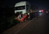 Cinco pessoas morrem em colisão entre carro e carretas na BR-163, em Matupá