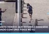Um homem portando uma foice foi abatido pela polícia no Rio de Janeiro; assista ao momento