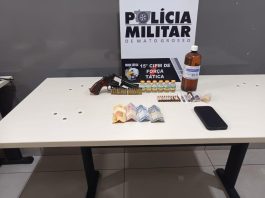 Força Tática prende homem com arma de fogo e produtos ilícitos para preparo de drogas