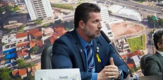 Projeto contra conteúdo erótico em livros didáticos avança em Cuiabá