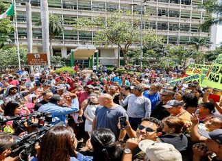 Prefeito se reúne com manifestantes do Contorno Leste e detalha assistência às famílias