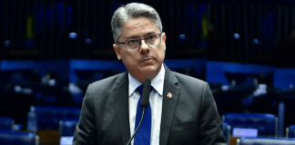 Relator da PEC da Blindagem vota pela inconstitucionalidade da proposta