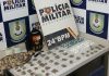 PM apreende 105 porções de entorpecentes e prende homem suspeito por tráfico de drogas