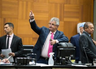 Deputado aponta Mauro Mendes como articulador da direita e descarta vitória de Lula em 2026