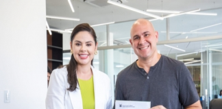 Prefeito sanciona lei que obriga inclusão de mensagens educativas contra abuso infantil em materiais escolares