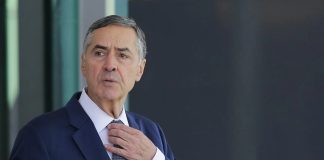 Prestes a se aposentar do STF, Barroso passa mal e vai ao hospital