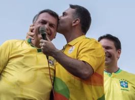 Vigília convocada por Flávio Bolsonaro motivou pedido de prisão de Jair Bolsonaro